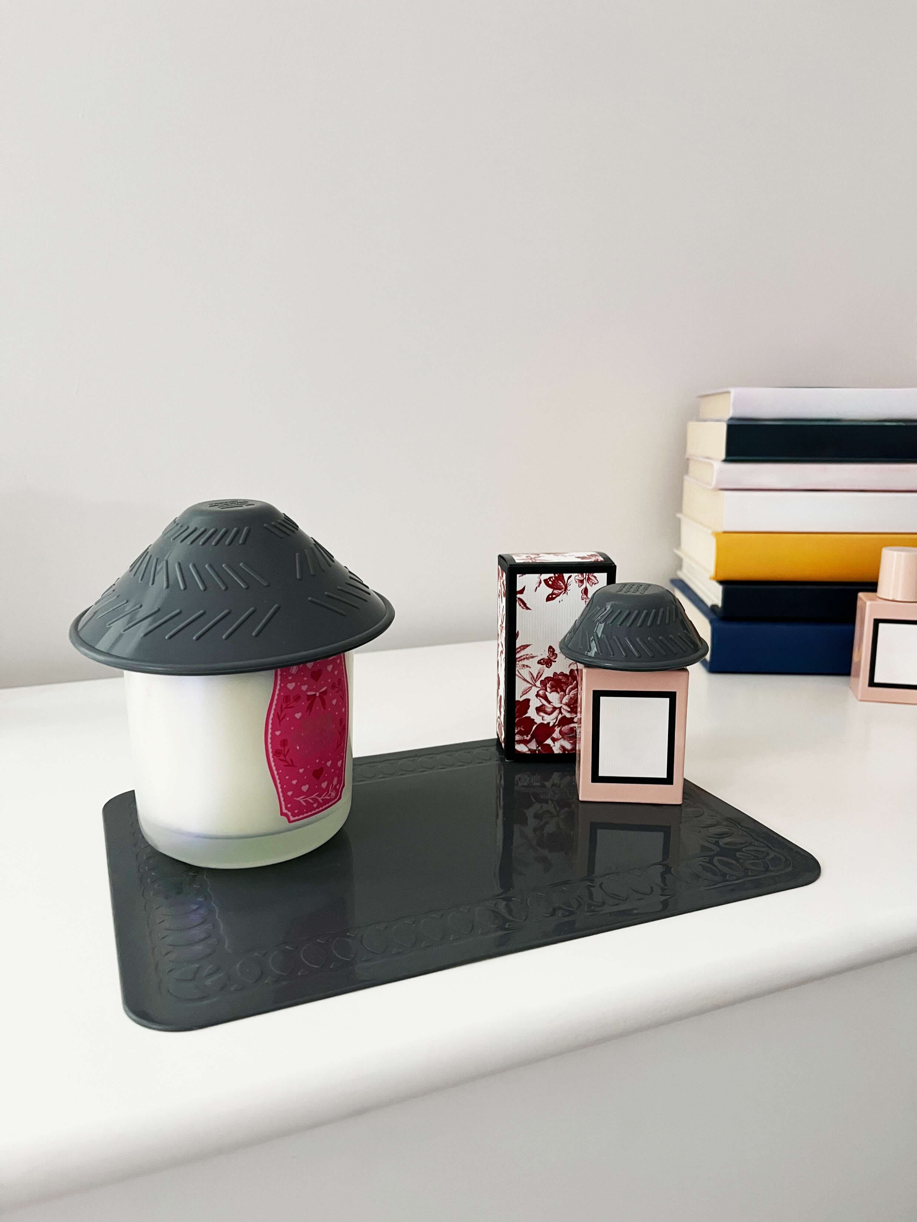 T-J-4-Grey-Jar-Opener-Bottle-Opener-Table-Mat-Books