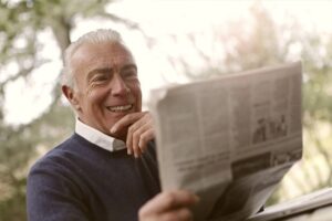 old-man-doing-puzzles