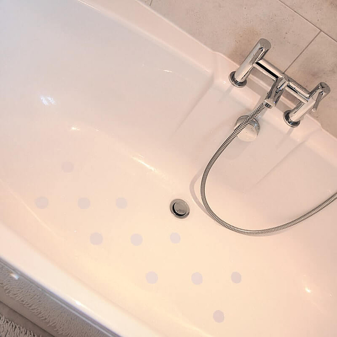 t-aqua-c-clear-bathroom-circles-in-bath-1