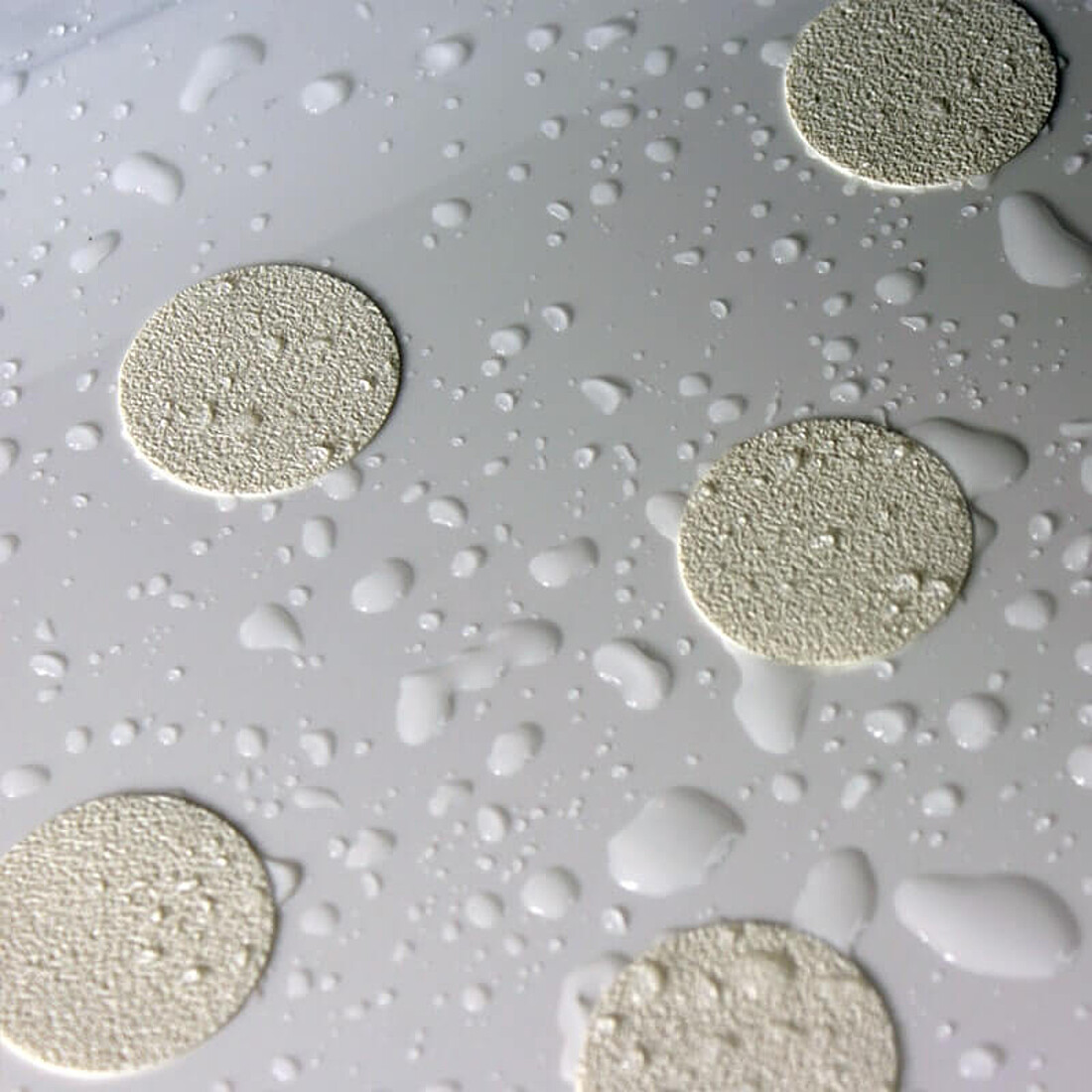 t-aqua-c-white-bathroom-circles-in-shower-2