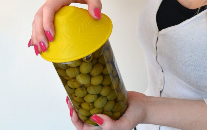 T-J-3-Yellow-Jar-Opener-Olives-1