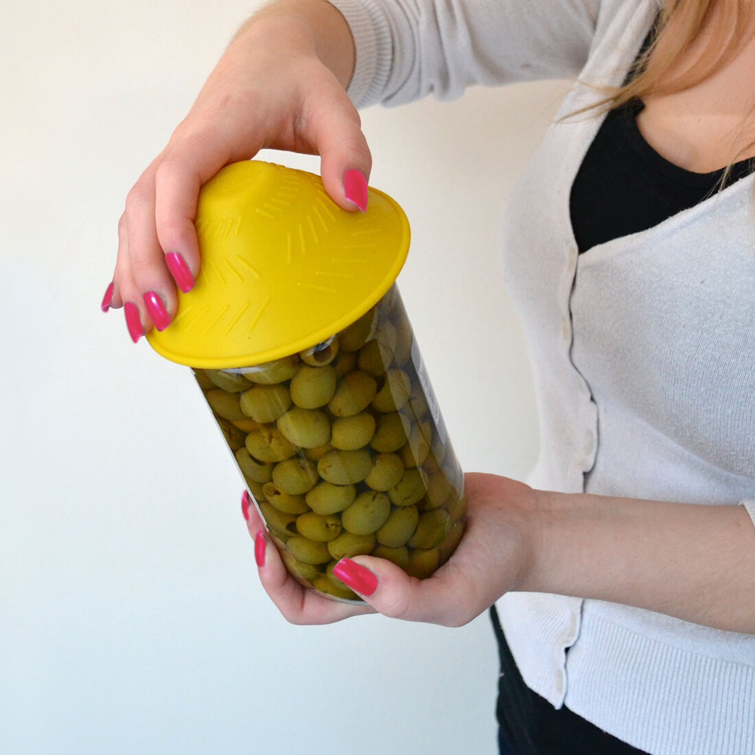 T-J-3-Yellow-Jar-Opener-Olives-1