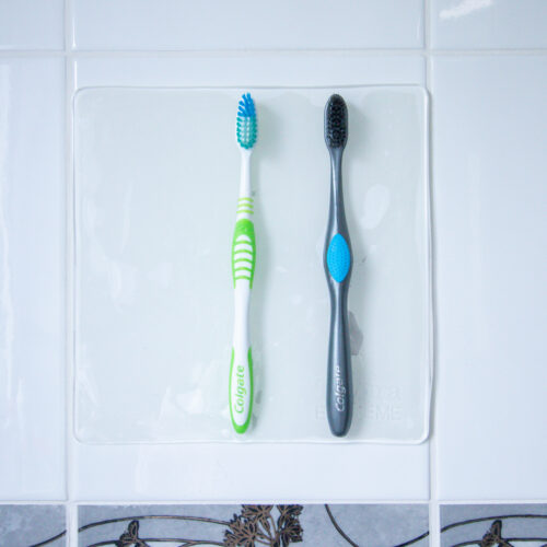 T-EG-1 Clear Extreme Mat Used to Hold up Toothbrushes-8