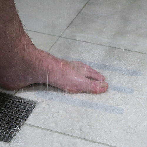 T-AQUA-S-Clear-Bathroom-Strips-Wet-In-Shower-2