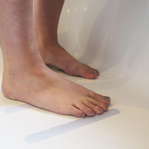 T-AQUA-S-Clear-Bathroom-Strips-In-Bath-4