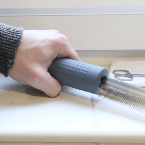 T-CG-1-Cutlery-Grips-Comb-for-Brushing-Hair-6