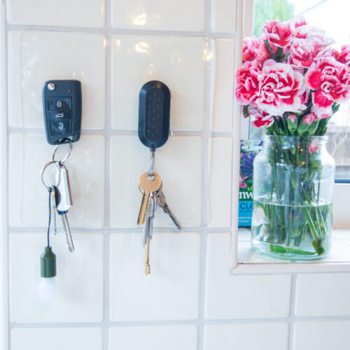 T-EG-1 Clear Extreme Mat Used to Hold up Car Keys-16