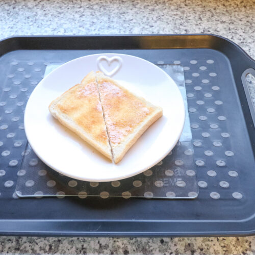 T-EG-1 Clear Extreme Mat Used as a Tray Liner with Toast-4