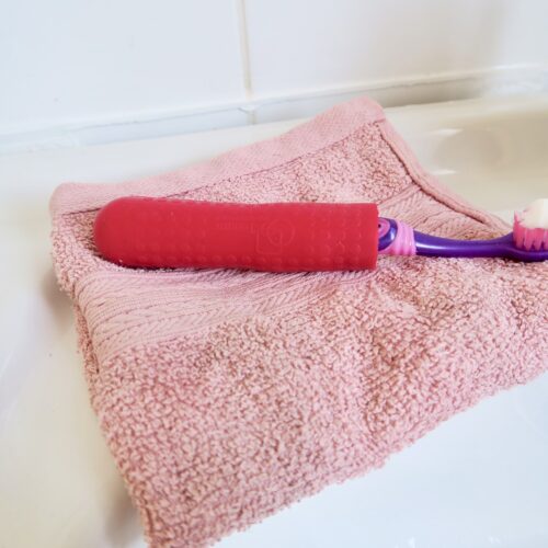 T-PCG-R-Red-Childrens-Cutlery-Grips-On-Toothbrush-2