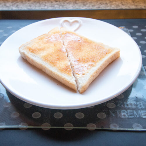 T-EG-1 Clear Extreme Mat Used as a Tray Liner with Toast-1