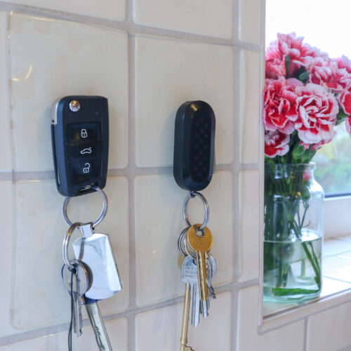 T-EG-1 Clear Extreme Mat Used to Hold up Car Keys-10