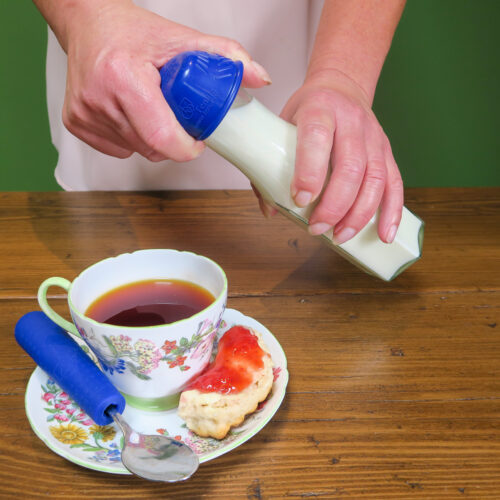 T-B-2-Blue-Bottle-Opener-Milk-1