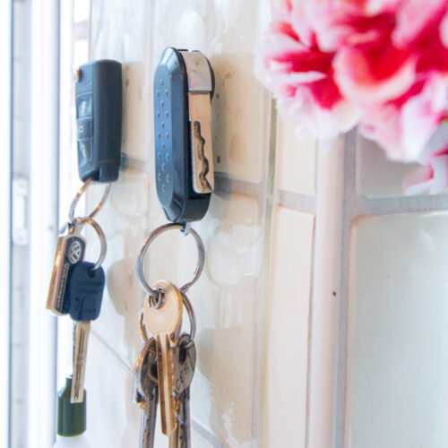 T-EG-1 Clear Extreme Mat Used to Hold up Car Keys-2