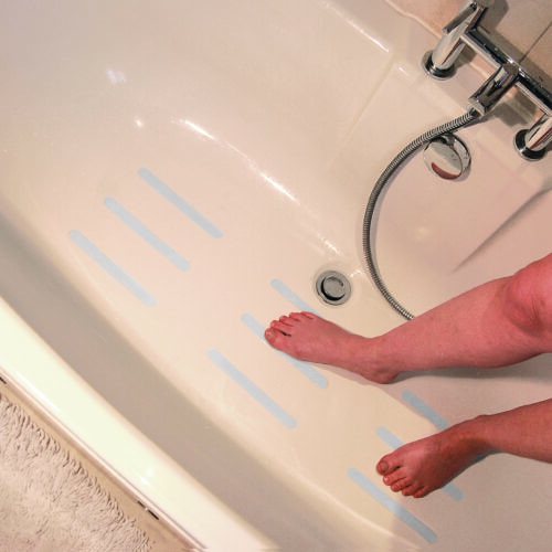 T-AQUA-S-White-Bathroom-Strips-In-Bath-1