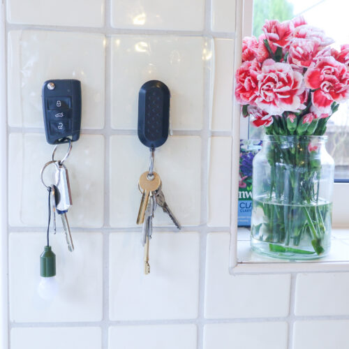 T-EG-1 Clear Extreme Mat Used to Hold up Car Keys-15