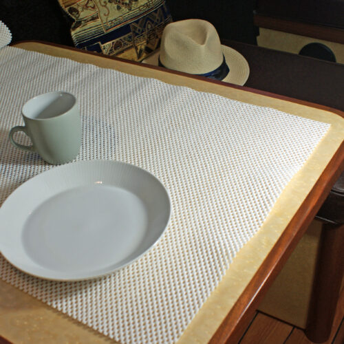 T-NET-White-Non-Slip-Fabric-Table-Covering-1