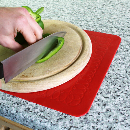 TC-MAT-35-1-Red-Table-Mat-Chopping-Board-2