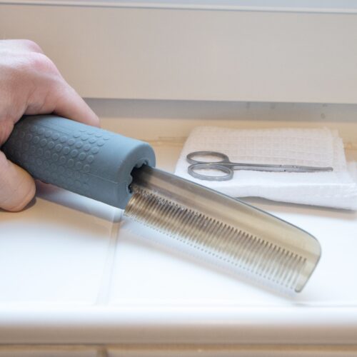 T-CG-1-Cutlery-Grips-Comb-for-Brushing-Hair-5