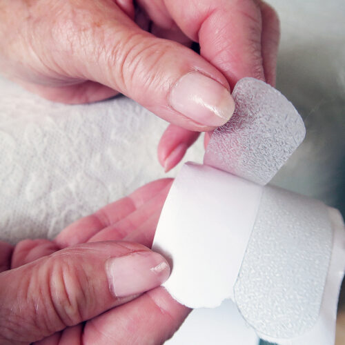 T-AQUA-S-Clear-Bathroom-Strips-Peeling-1