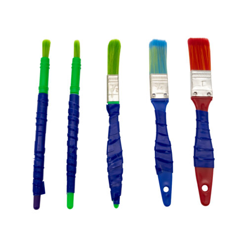 T-R-1-Blue-Grip-Roll-Paintbrush-Handles-Studio-1