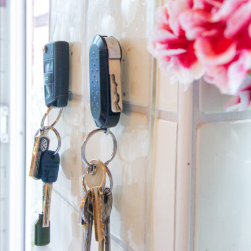 T-EG-1 Clear Extreme Mat Used to Hold up Car Keys-3