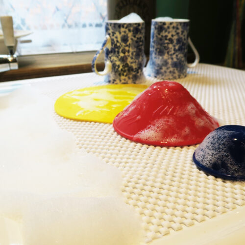 Kitchen Pack in washing up suds 3