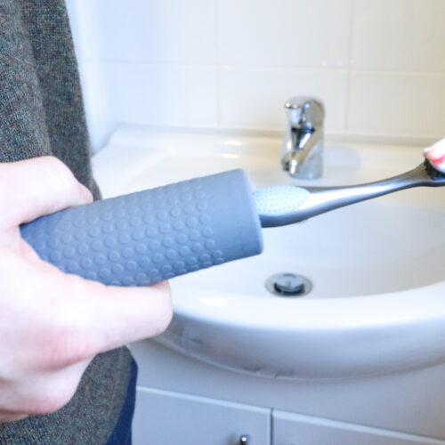 T-CG-1-Cutlery-Grips-Toothbrush-Brushing-Teeth-4