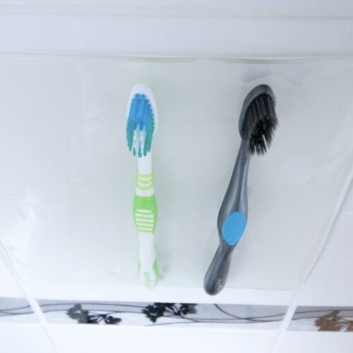 T-EG-1 Clear Extreme Mat Used to Hold up Toothbrushes-2