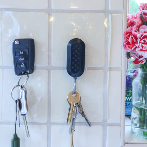 T-EG-1 Clear Extreme Mat Used to Hold up Car Keys-13
