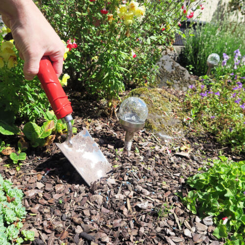 T-R-1+-Red-Grip-Roll-Gardening-Tool-1